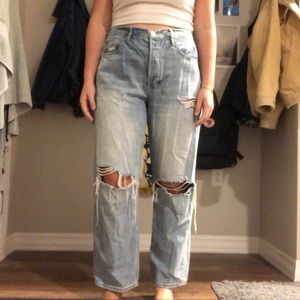 American Eagle 90’s Boyfriend Jean